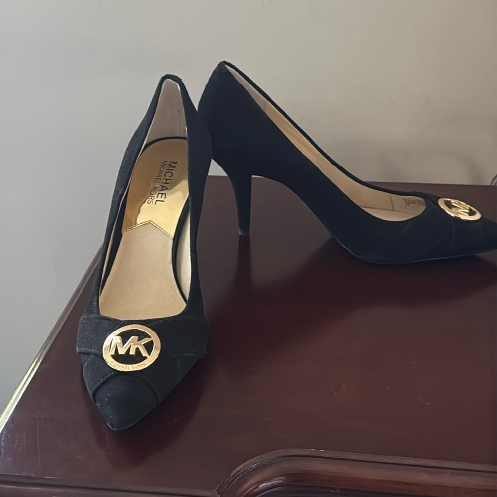 Michael Kors pumps